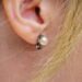 耳に角栓ができる原因と除去方法の手順とおすすめグッズ